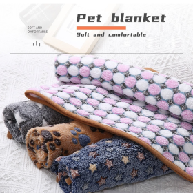 Soft and Fluffy High Quality Fluffy Cute Star Printing Pet Mat Warm and Comfortable Pet Blanket for Dogs and Cats Pet Supplies (Color: Gray stars pattern, size: For kittens 60X40cm)